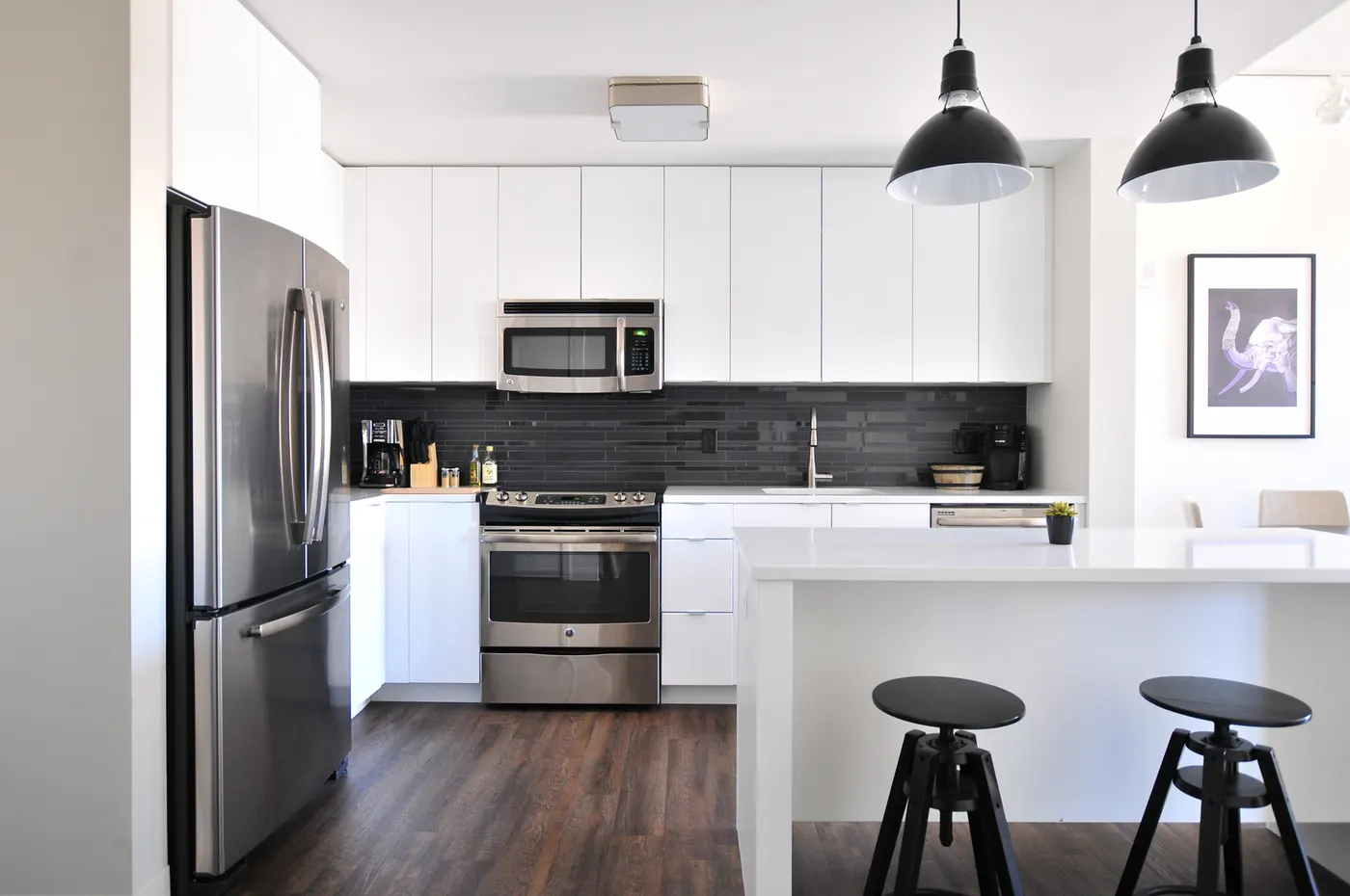 MINIMALIST KITCHEN DESIGN. GET IN TOUCH TO GET A FREE DESIGN SERVICES WHEN YOU BOOK YOUR PROJECT WITH US. 